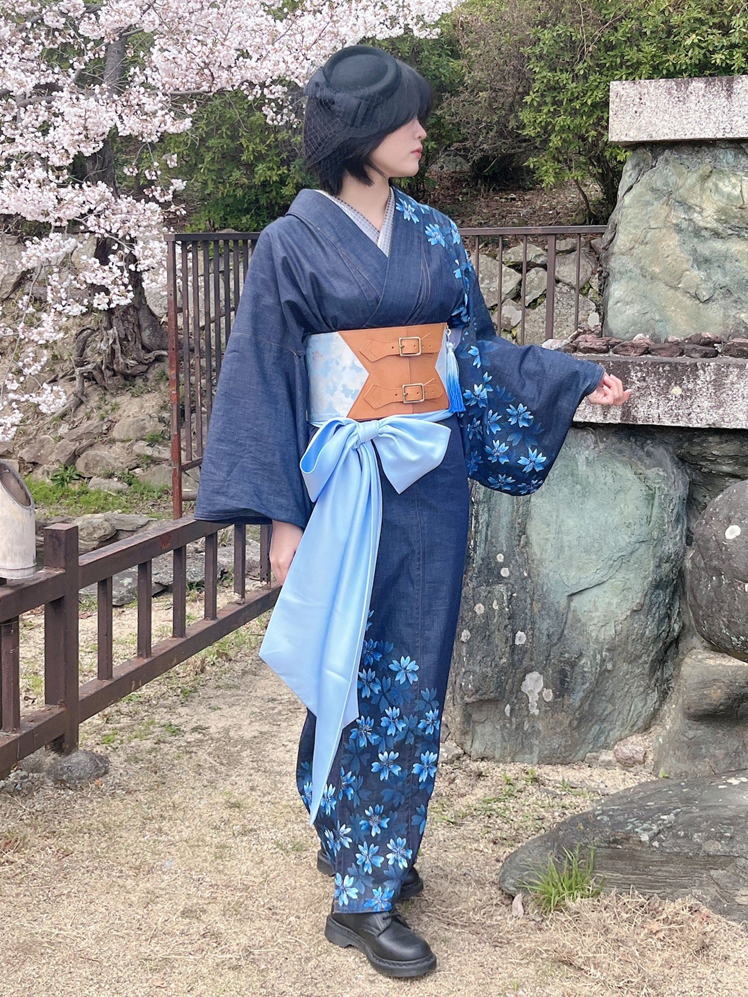 手描き友禅デニム着物「桜尽くし/ブルー」伝統と現代の融合 カジュアル